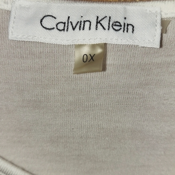 Calvin Klein - Picture 5 of 6